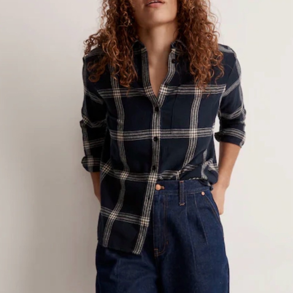 Madewell oversized ex-boyfriend navy plaid button down, XS